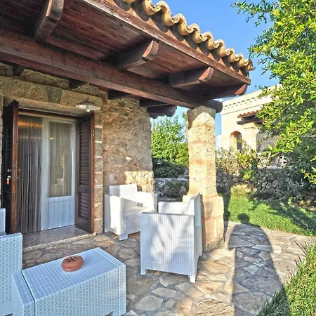 Trullo Dei Beneficati By Salento Affitti Hébergement de vacances Marina di Mancaversa